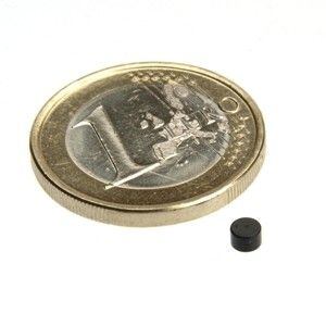 Neodymový magnet kotouč Ø 3 mm, v. 2 mm, v epoxidu, síla 250 g