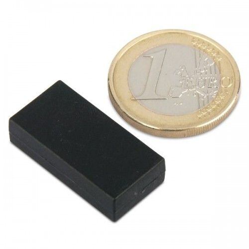 Neodymový magnet kvádr 25,4 × 12,7 × 6,3 mm, černý, vodotěsný plast, síla 3,8 kg